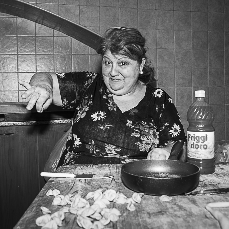 N'ha ffritte de pulpe, la frùsckue! - She has been frying enough pulps! - Nunzia, born in 1958